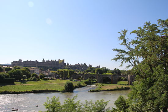 Carcassonne-Castle und die alte Brücke