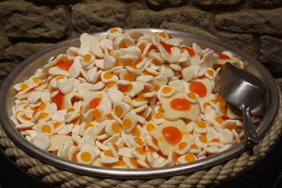 Der Standard-Begriff Gummibärchen ist hier fehl am Platz - also hier mal: Gummispiegeleier