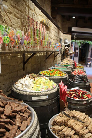 ein origineller Shop mit "wie-nennt-man-das" ?Gummizeugs????