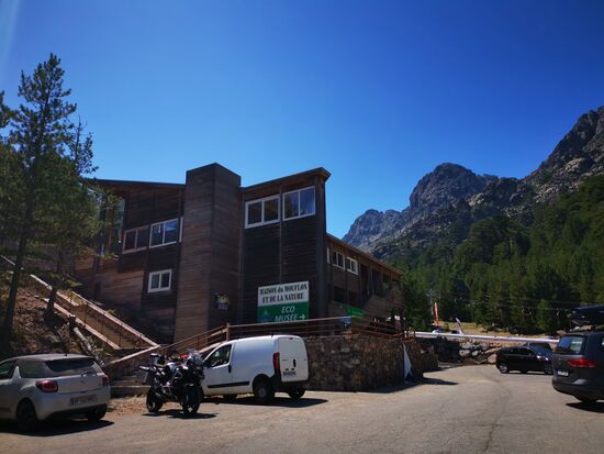 und eine von vier Skistationen von Korsika