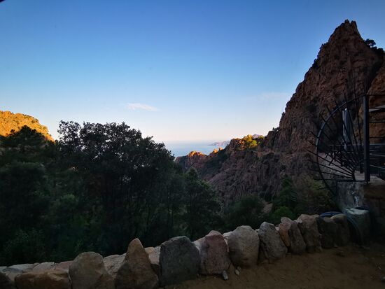 hier nochmal die "korsischen Leitplanken" en detail 