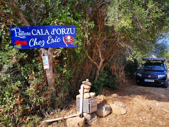 als bekennender Fan von Captain Jack Sparrow muss ich einfach anhalten, wenn ich eine Piratenflagge sehe