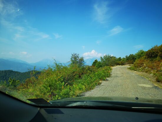 hier erwische ich wieder mal eine Straße, die keinen Mittelstreifen mehr braucht 