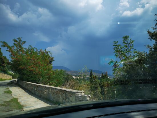 die Wolken werden dunkler