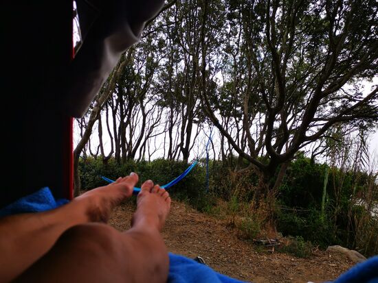 und Füße mal in den leichten Regen raushängen lassen  ist auch erfrischend