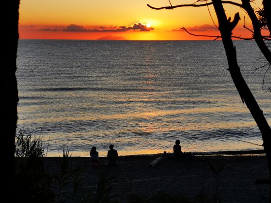 es gibt immer wieder Frühaufsteher, die dieses Schauspiel - das jeden Tag ein wenig anders aussieht - genießen
