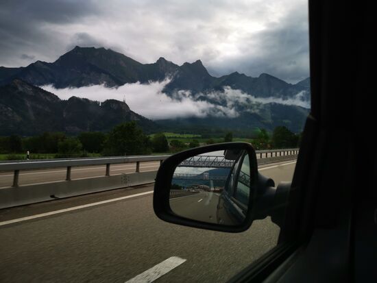 durch den vielen Regen vom Vortag, sind überall interessante Nebel-Wolken-Fetzen zwischen den Bergen