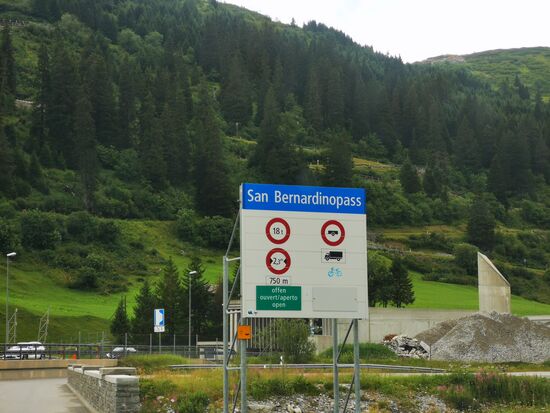 Beim dritten , den Pass erwischt