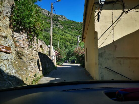 Die Ortsdurchfahrten sind teilweise sehr eng.