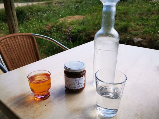 Muscat und ein Glas Feigen-Melonen Marmelade