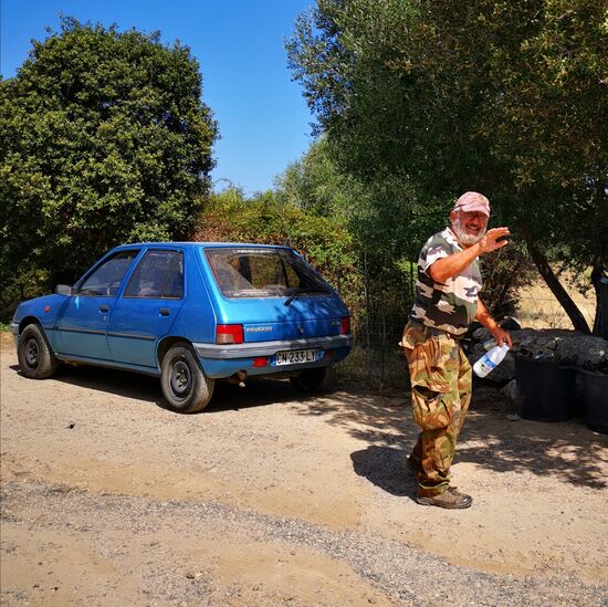 Monsieur war très gentil und begeistert, dass ich französisch spreche, er könne auf Deutsch nur: "guten Abend" und "Achtung" ???