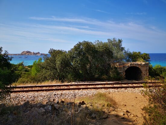 mal schnell eine Bahnlinie queren - wird ja nicht gerade eine ICE-Strecke sein 