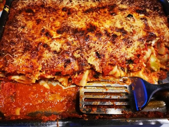 2. Gang: Lasagne mit Hackfleisch, Gemüse und Brebis-Käse