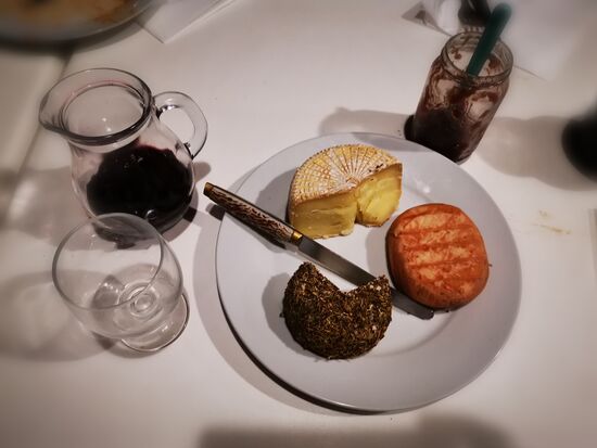 3. Gang: fromage avec confiture de figues (korsischer Käse mit Feigenmarmelade)