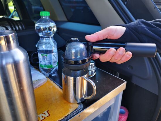 und abschließend gibt es noch Kaffee und Kuchen am Auto