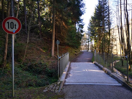 ich bin ja alleine weit und breit - da sollte das mit den 10 t wohl klappen