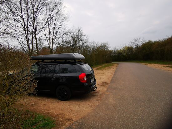 Der Parkplatz war nicht gesperrt, kein Auto weit und breit - also nicht viele Menschen zu erwarten - los geht's