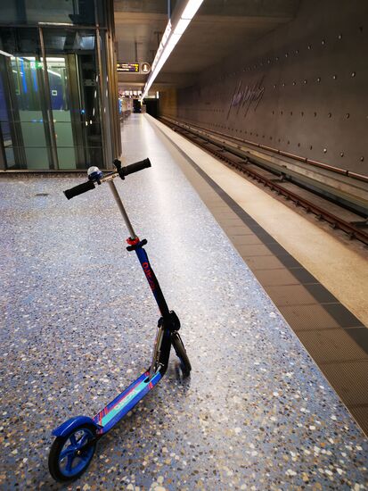 erst einmal ein Stück mit der U-Bahn, damit ich nicht durch die Innenstadt muss.