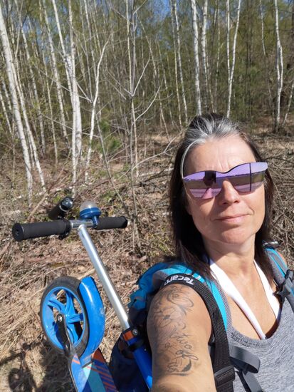 und stellenweise dann doch besser zu Fuß und den Roller über die Schulter 