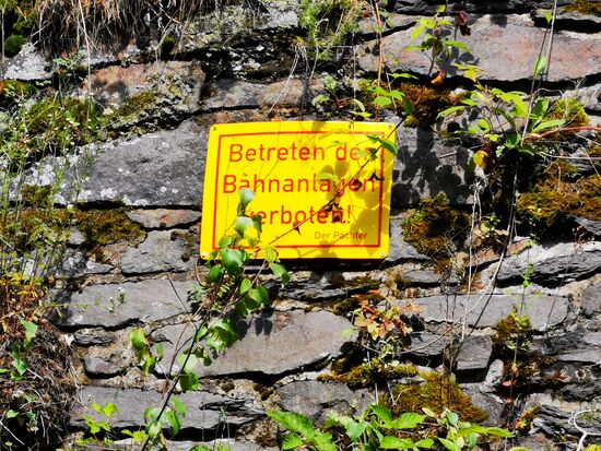 das einzige Verbotsschild, das wir gefunden haben: am Tunneleingang