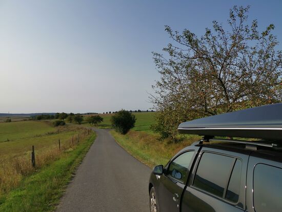 Straße von Kühndorf nach Rohr - idyllisch