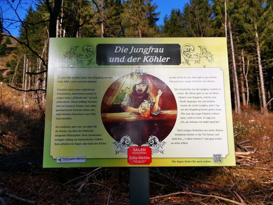 "...Einmal war er ein lustiger Geselle, der immer einen Sack voll heiterer Schnurren, schauerlicher Sagen, Märchen und ergötzlicher Geschichten bereit hatte, zum anderen wegen seiner „Köhlerbeebe“. Das war eine Schnitte selbstgebackenen, kräftigen Schwarzbrotes, welches er auf den glühenden Holzkohlen röstete und dann mit dem feinsten Schmer vom selbstgeschlachteten Schwein..........dann gab er aus seinem Märenschatze ein Stücklein zum besten. Am Schlusse erzählte er stets die Geschichte von der weißen Jungfrau:...."
LUST AUF MEHR? hier:
https://tourismus.zella-mehlis.de/entdecken-erkunden-zella-mehlis/wussten-sie-schon/sagen