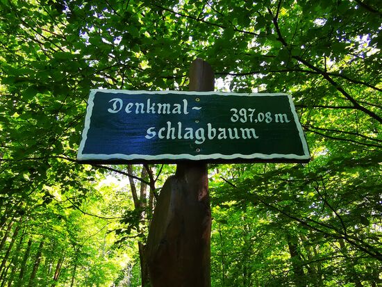 in Abständen finde ich Schilder mit Höhenangaben, die mir erklären, warum ich so schwitze und schnaufe