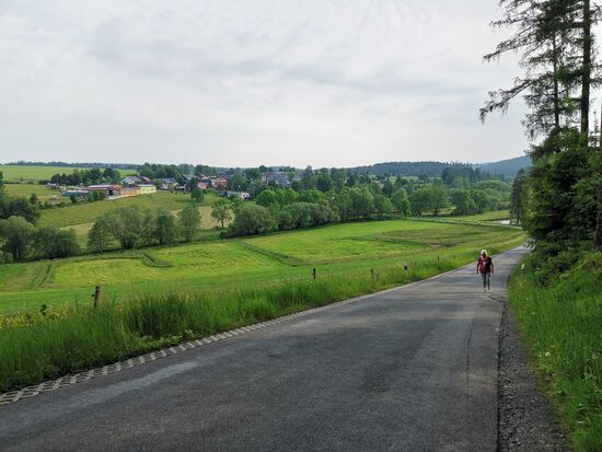 Wir lassen Raila hinter uns.