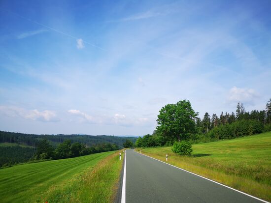 zunächst müssen wir Straße laufen, aber es kommen kaum Autos