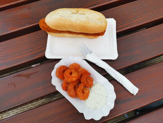 Backfischbrötchen und Krabben - lecker!