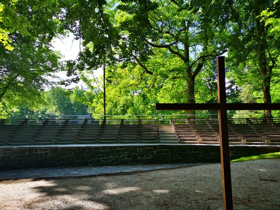 "Naturbühne" - wurde im Zusammenhang mit der BUGA 2021 renoviert. Geplante Veranstaltungen: https://www.saalburg-ebersdorf.de/buga-2021/veranstaltungen-park