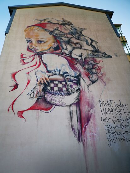 "Once Upon A Time" von HERAKUT (Künstlerduo)
23.09.2014
Helenenweg 2
http://wallcome.de/upon-time-herakut/