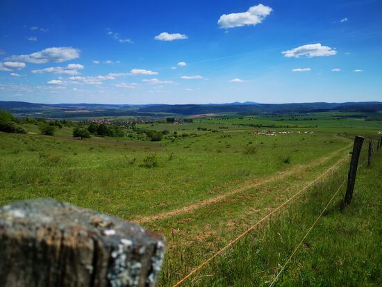vom Charlottenhaus aus geht es auf direktem Weg wieder zurück zum Flugplatz