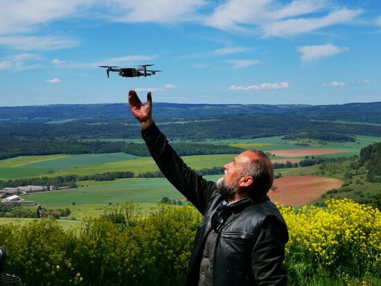 der "Drohnenflüsterer"