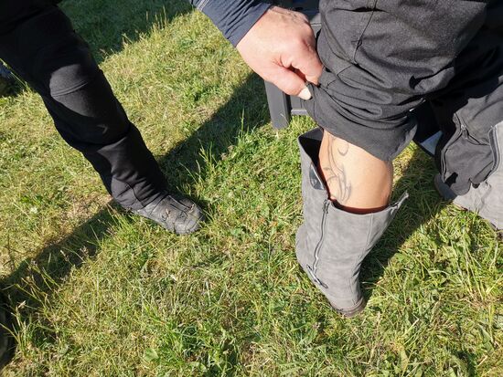 "Kann mir mal jemand die Hose runterziehen?"