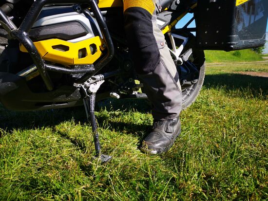 Erst Ständer rein, dann kann es los gehen.