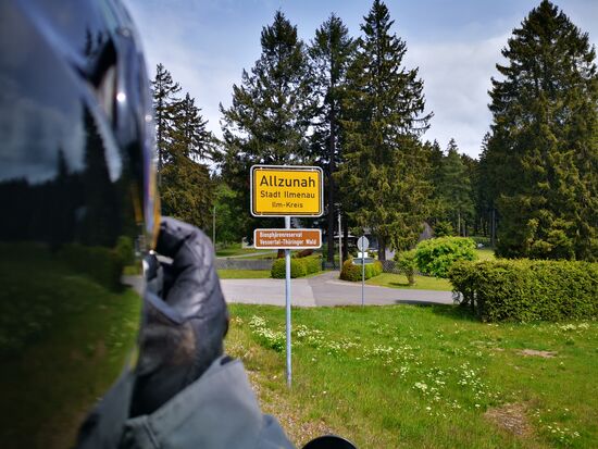 hm... ob man diesen Ort in Corona-Zeiten wohl eher meiden sollte? 