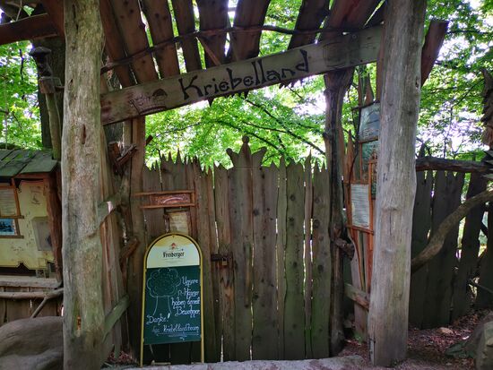 Baumhaushotel Kriebelland 
www.kriebelland.de