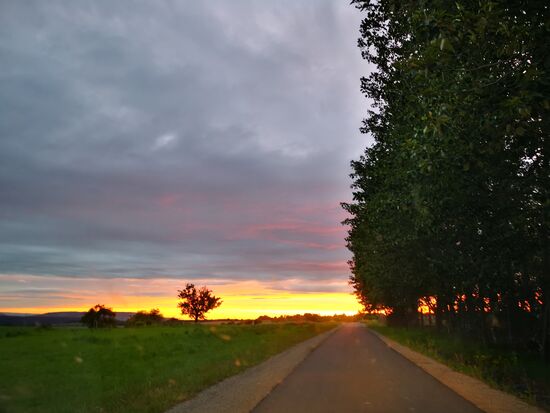 Und zum Sonnenuntergang die Auffahrt zum Dolmar erreicht - endlich!