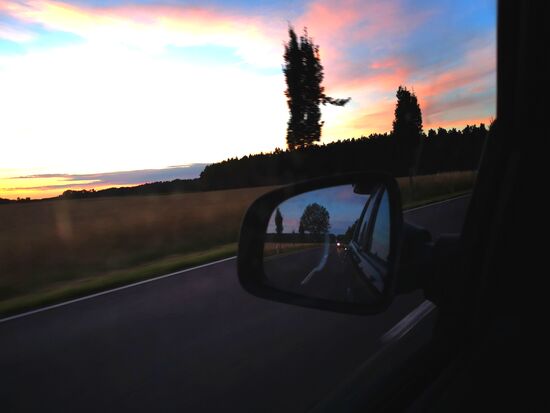 Anreise, zunächst ich mit Navi voraus, den Guzzifahrer mit Beiwagen in den Rückspiegeln im ständigen Visier.