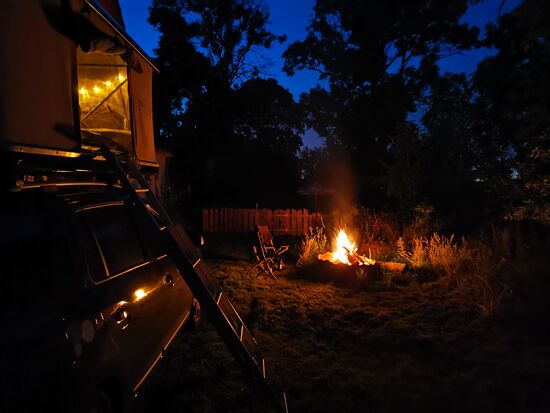 und gegen ein Feuer, direkt neben meinem Schlafzimmer ist natürlich nie etwas einzuwenden 