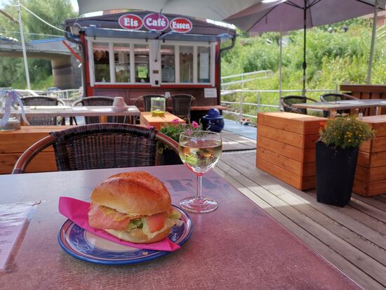 mit Lachsbrötchen beschließe ich den schönen Stadtrundgang