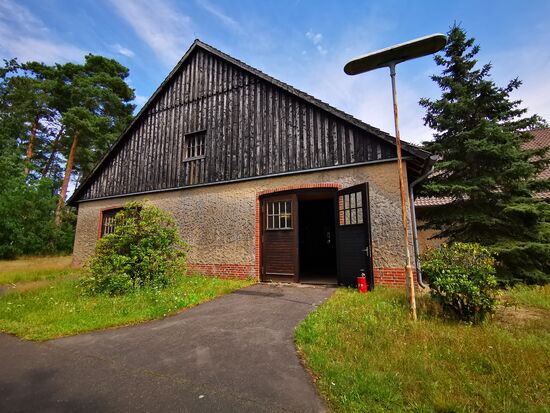 eine weitere Halle mit Ausstellungsstücken