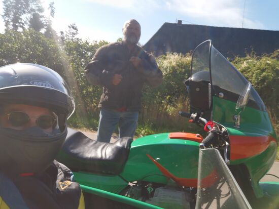 mein "Wendland-Tour-Taxi" fährt vor 