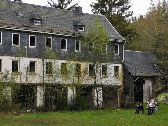Fotoshooting in "ghost-town" (Lehesten)