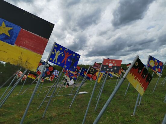 "Feld der Fahnen"