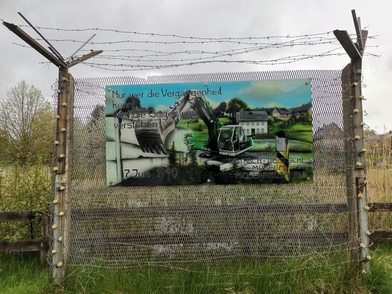 "Nur wer die Vergangenheit kennt, wird die Gegenwart verstehen" 17. Juni 1990
Verein Deutsch-Deutsches Museum Mödlareuth e. V.