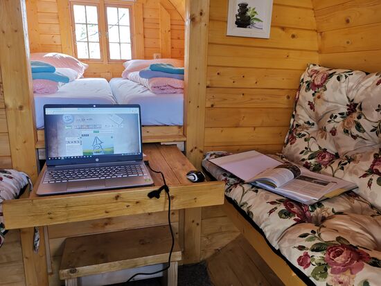 Büroarbeit  im Fass