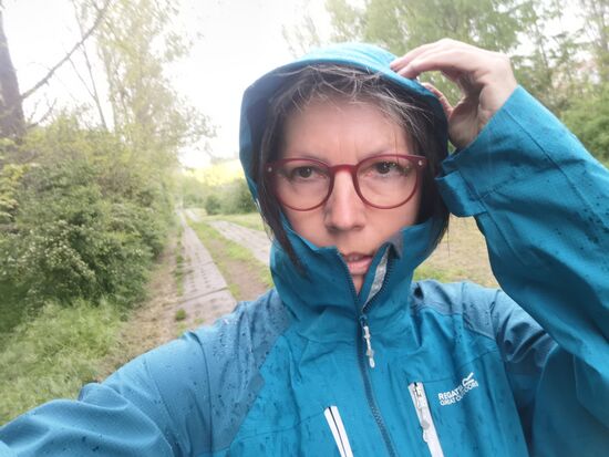 und dann werde ich "voll erwischt" - zum Glück nur von einem heftigen Regenguss!