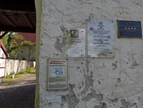 Wasserschloss Westerburg
https://www.hotel-westerburg.de/